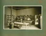 [Le Grand Palais pendant la guerre] La pharmacie - Le Grand Palais pendant la guerre (1914-1915-1916 [...]