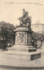 La statue de Théophraste Renaudot - Paris