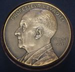 médaille commémorative du Pr Levaditi, ses amis, ses élèves