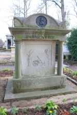 Tombeau d'Antoine-Augustin Parmentier (1737-1813) au cimetière du Père Lachaise (Paris). Photographi [...]