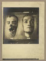 [Photographie de deux céroplasties montées sur cadre de bois, présentant deux visages d'homme avant  [...]